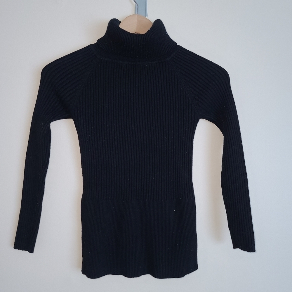 Yuna ribbed Turtleneck size small black.